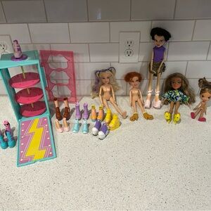 Girls Bratz Dolls Lot with Accessories